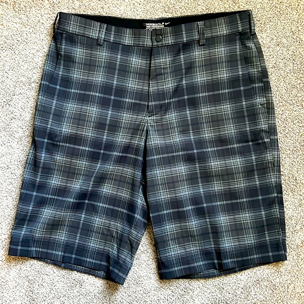 NIKE Golf Men’s tour performance shorts sz 34